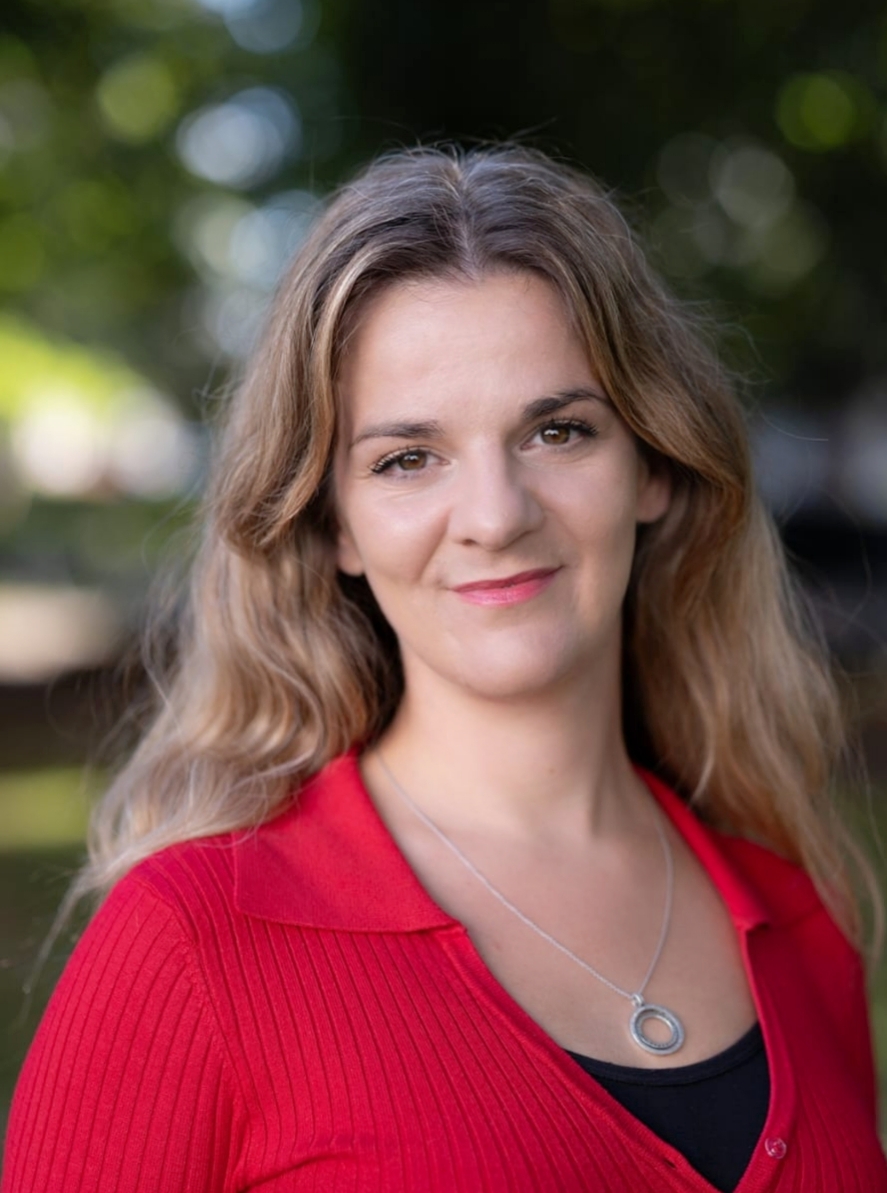 Iva Dragostinova, counsellor in Worthing and online.